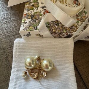Dior full set Pearl and Gold Tribales earrings